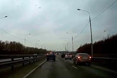 В Рязани на Северной окружной дороге столкнулись Volkswagen и «девятка»